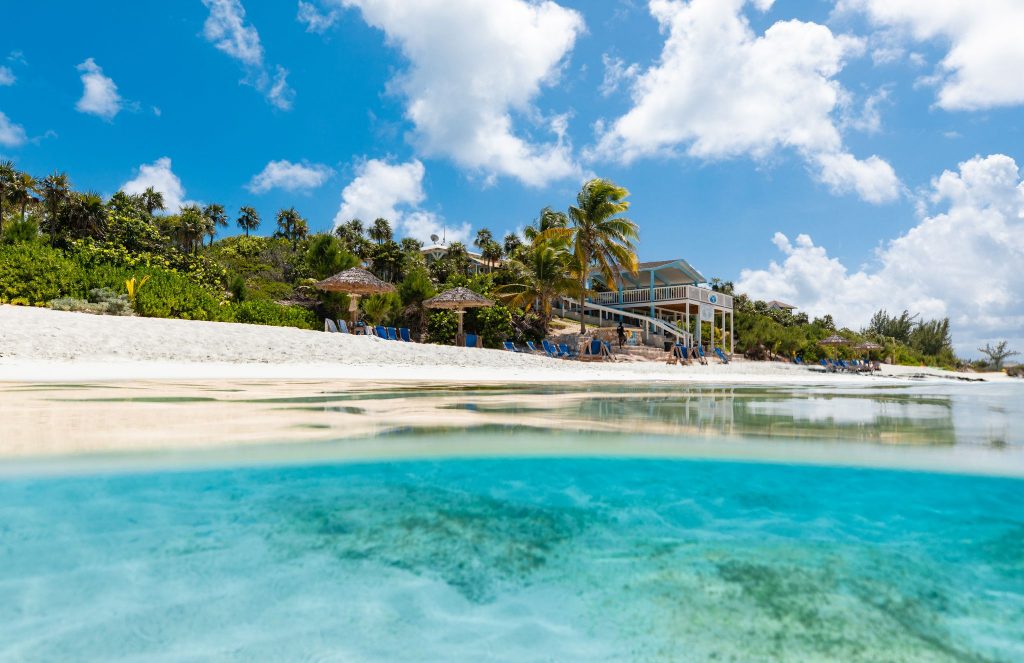 Rose Island, BAHAMAS - #KlayThompson enjoys vacation with his
